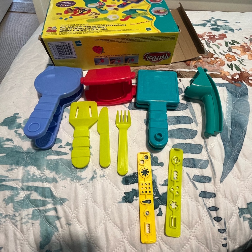 Play-Doh Breakfast Time Set - Colorful Creative Fun - Picture 3 of 5